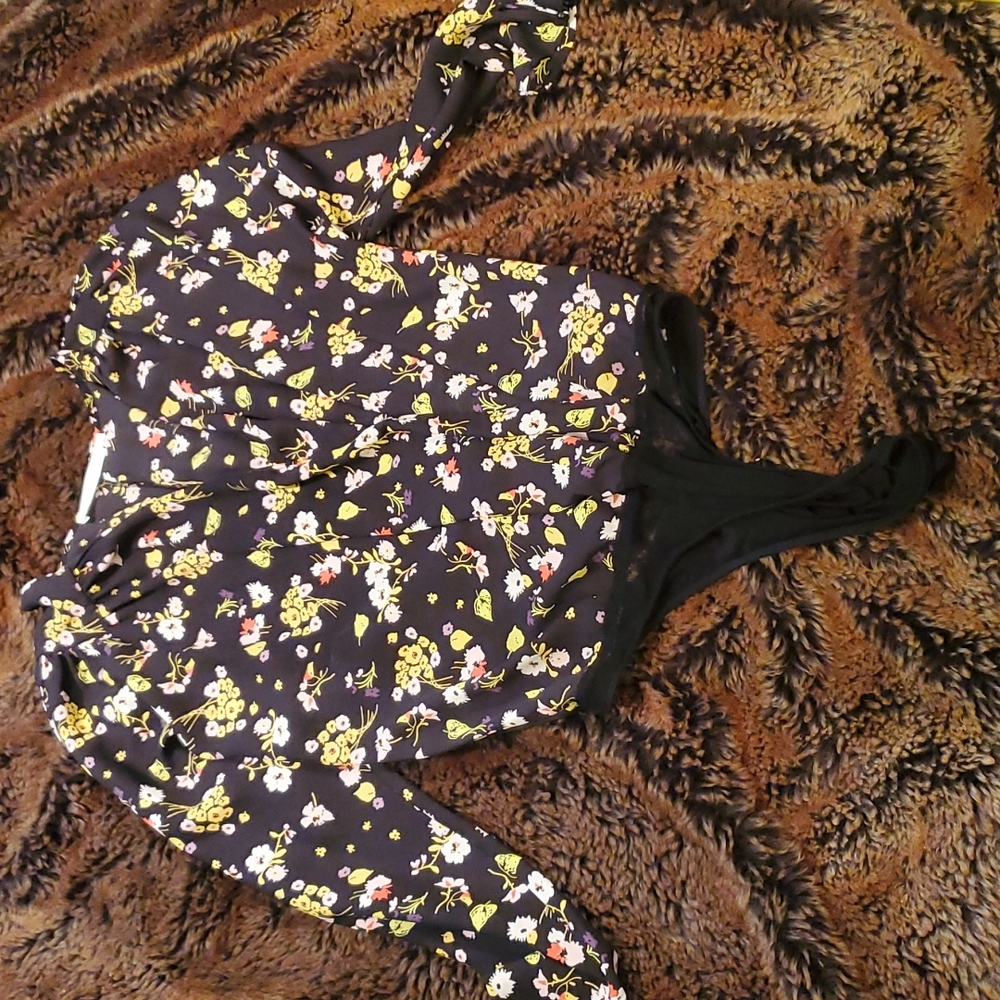 Astr The Label Beautiful Multi Colored Floral Top - image 5